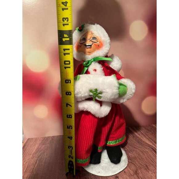 2011 Annalee Mrs. Claus – Festive Holiday Figure with Handwarmer - Picture 2 of 10